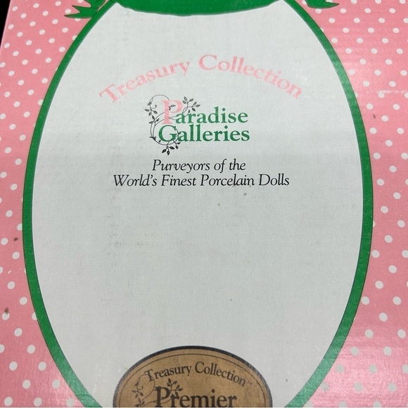 Paradise Galleries "Kathy" porcelain collectible doll - Picture 7 of 7